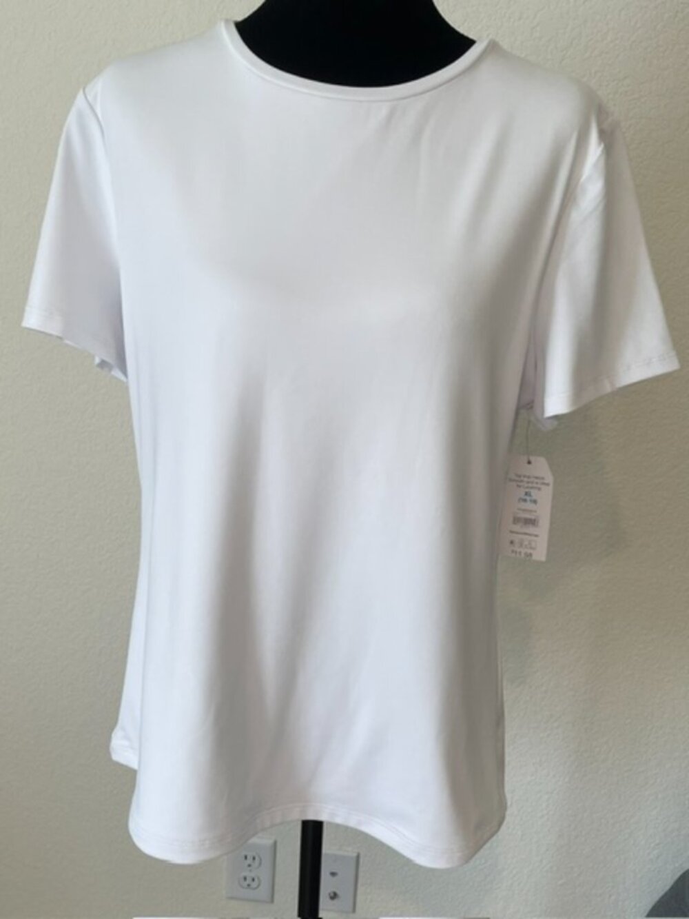 New Women's Time and Tru Heavy Weight T-Shirt Size XL
